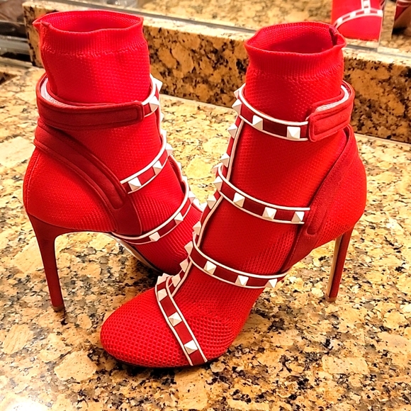 Rockstud Valentino Garavani Ankle red boots. Size EU. 37.5. Also fits 7. US. - Picture 8 of 10